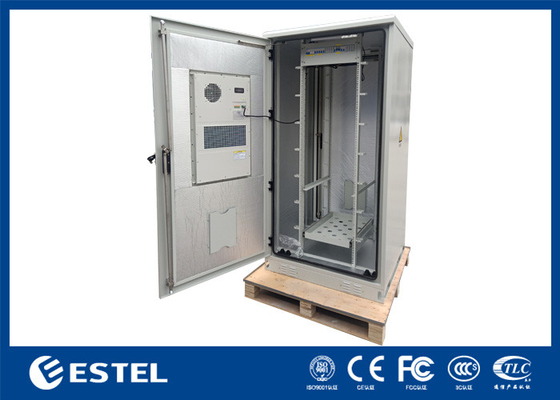 Cabinet extérieur 32U 19 pouces cabinet de télécommunications avec PDU et climatiseur 1500W