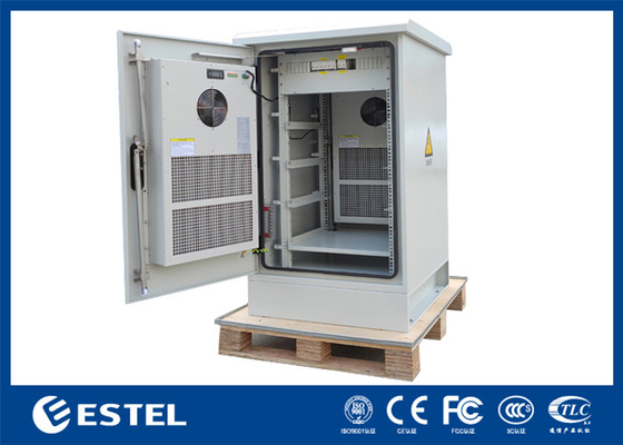 Cabinet de télécommunications extérieur à deux portes avec PDU / plateau de batterie / climatiseurs