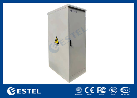 Armoire de télécommunications extérieure en acier galvanisé à double porte 42U intégrée à un climatiseur à courant continu de 2000 W