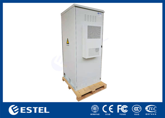 IP55 Armoire de télécommunication extérieure avec unité de distribution d'alimentation à support de 19 pouces et étagère de batterie