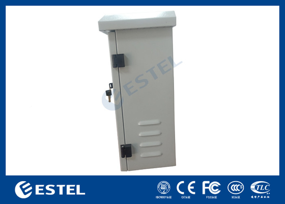 Réservoir à poteaux personnalisé avec pièces d'installation SS304 pour applications extérieures