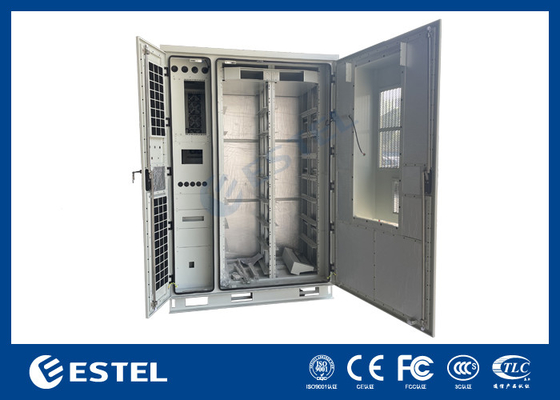 Armoire de la station de base extérieure à trois baies personnalisée Système de refroidissement et d'alimentation intégré