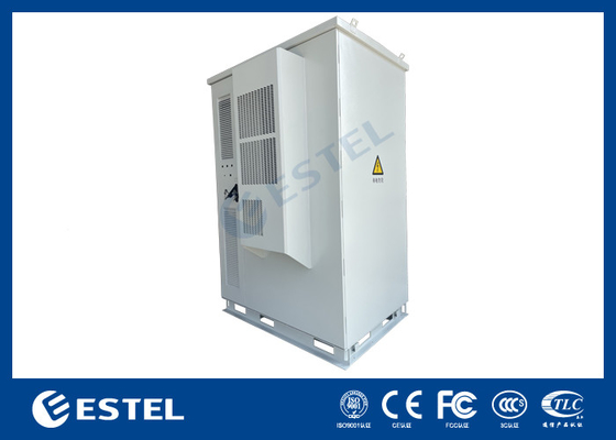 Armoire de la station de base extérieure à trois baies personnalisée Système de refroidissement et d'alimentation intégré