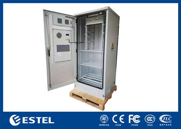 IP55 Armoire de télécommunication extérieure avec unité de distribution d'alimentation à support de 19 pouces et étagère de batterie