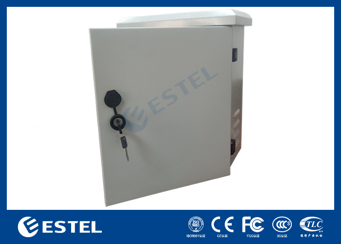 Réservoir à poteaux personnalisé avec pièces d'installation SS304 pour applications extérieures